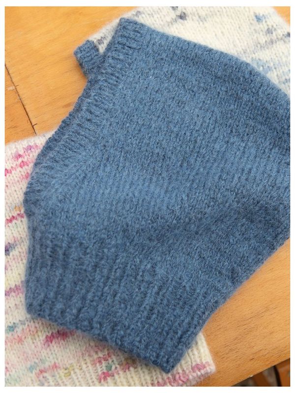 2506_03 Hugsy Hood Junior